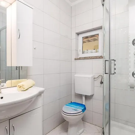 Nice Home In Rukavac With Sauna Rukavac (Primorje-Gorski Kotar)